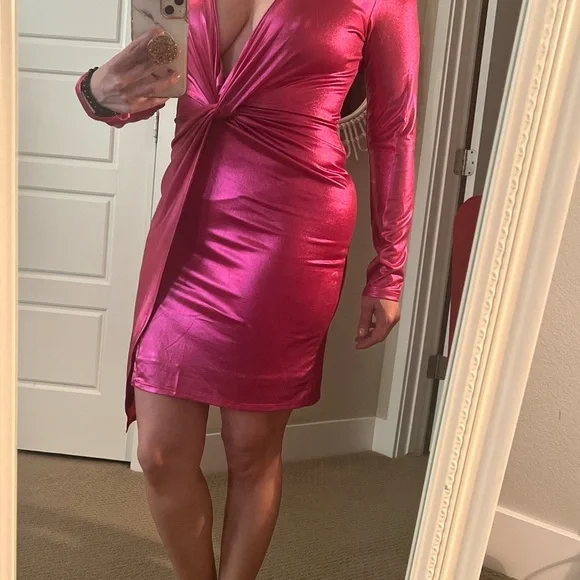Lulu’s Size Small Hot Pink Metallic - Picture 5 of 6